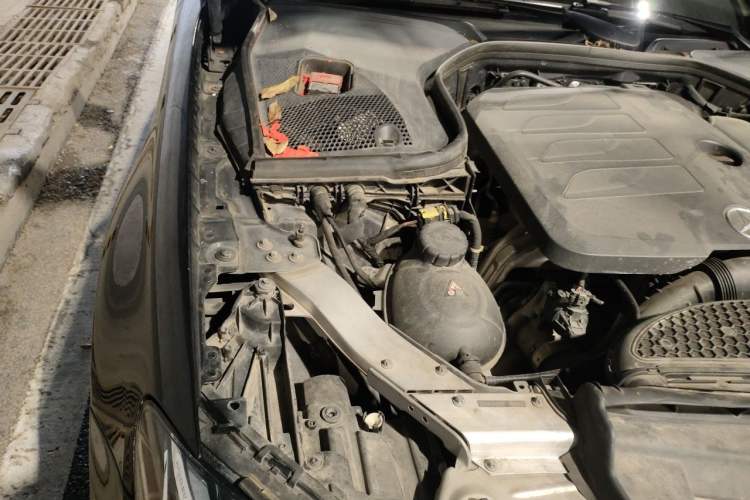 Used Mercedes-Benz E-Class 2020 E 260 L Engine Bay Right