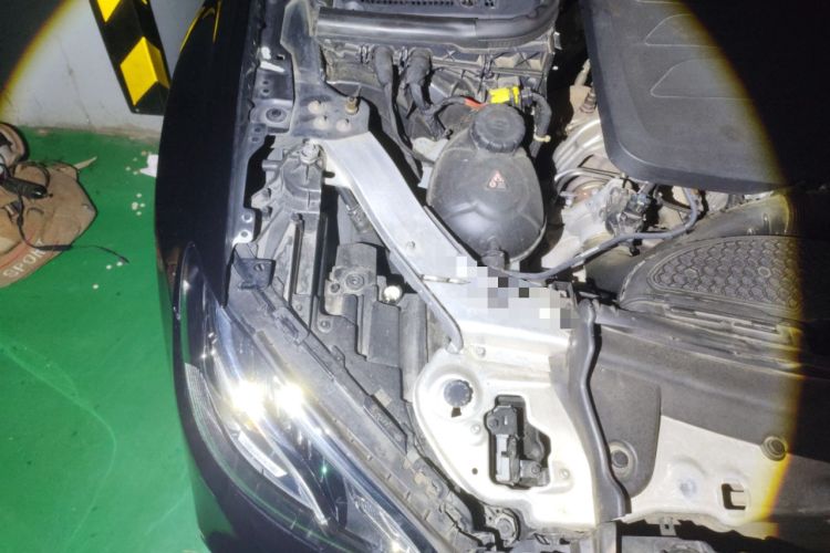 Used Mercedes-Benz E-Class 2020 E 260 L Sport Edition Engine Bay Right