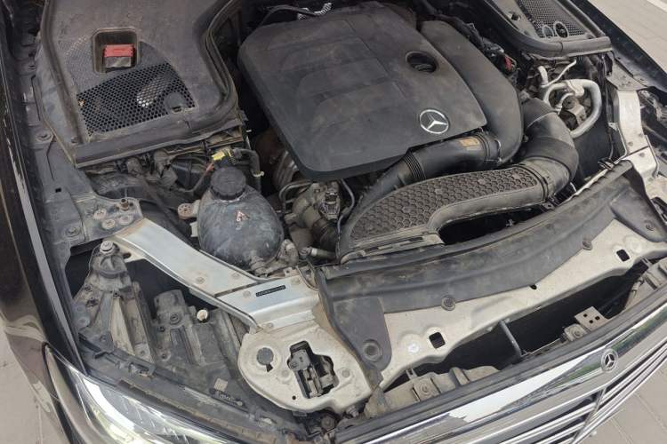 Used Mercedes-Benz E-Class 2020 Facelift E 300 L Stylish Edition Engine Bay Right