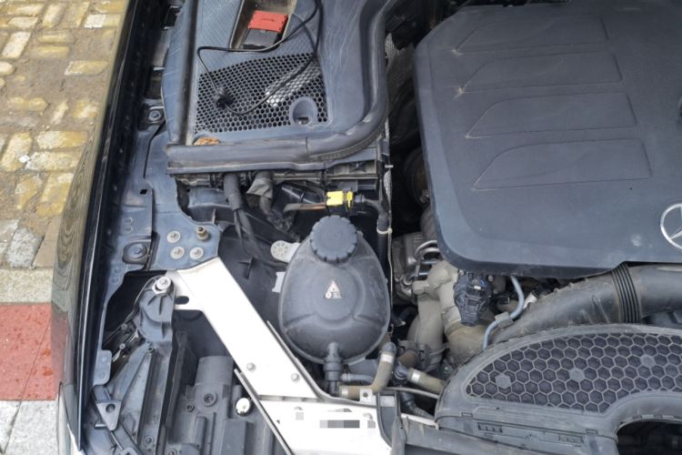 Used Mercedes-Benz E-Class 2020 Facelift E 300 L Stylish Edition Engine Bay Right