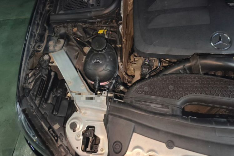 Used Mercedes-Benz E-Class 2020 Restyled E 300 L Exclusive Edition Engine Bay Right