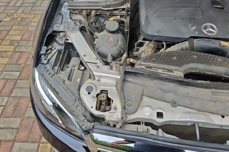 Used Mercedes-Benz E-Class 2020 Restyled E 300 L Exclusive Edition Engine Bay Right