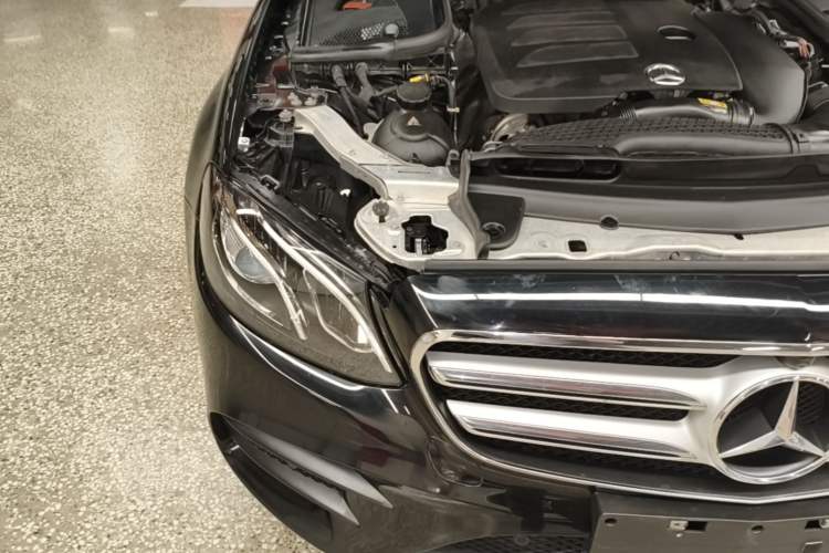 Used Mercedes-Benz E-Class 2020 E 300 L Sporty and Stylish Model Engine Bay Right