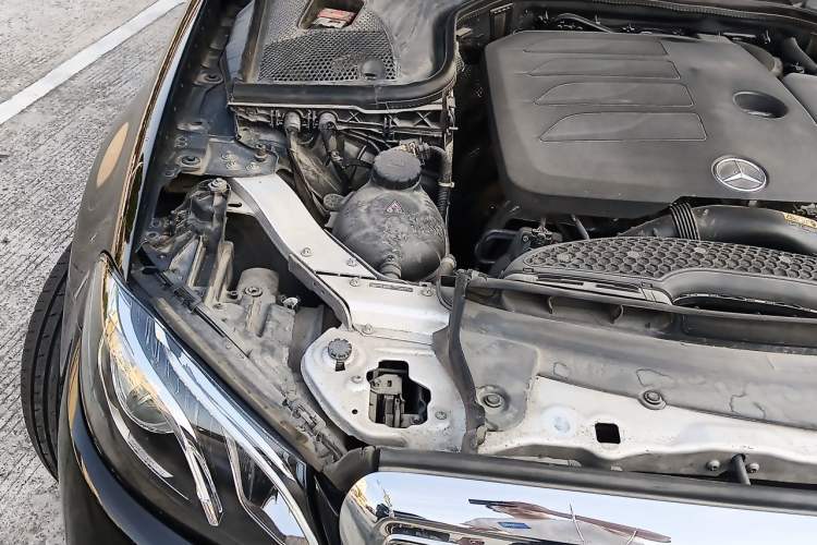 Used Mercedes-Benz E-Class 2020 Facelift E 300 L Stylish Edition Engine Bay Right