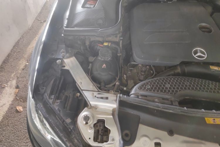 Used Mercedes-Benz E-Class 2020 Restyled E 300 L Exclusive Edition Engine Bay Right