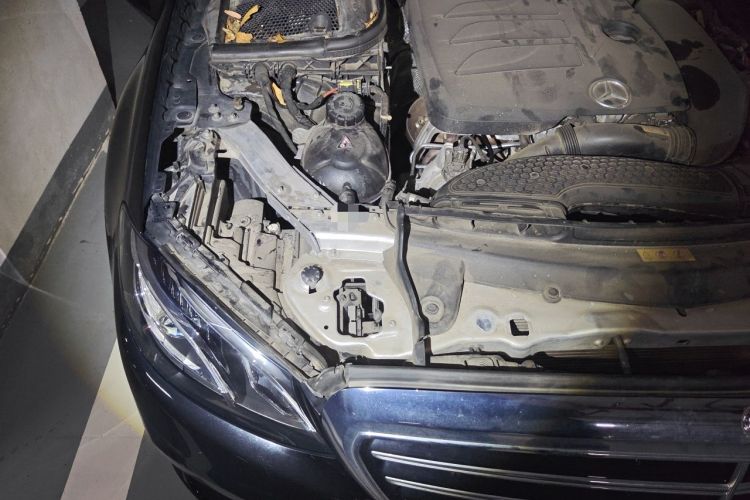 Used Mercedes-Benz E-Class 2020 Restyled E 300 L Exclusive Edition Engine Bay Right