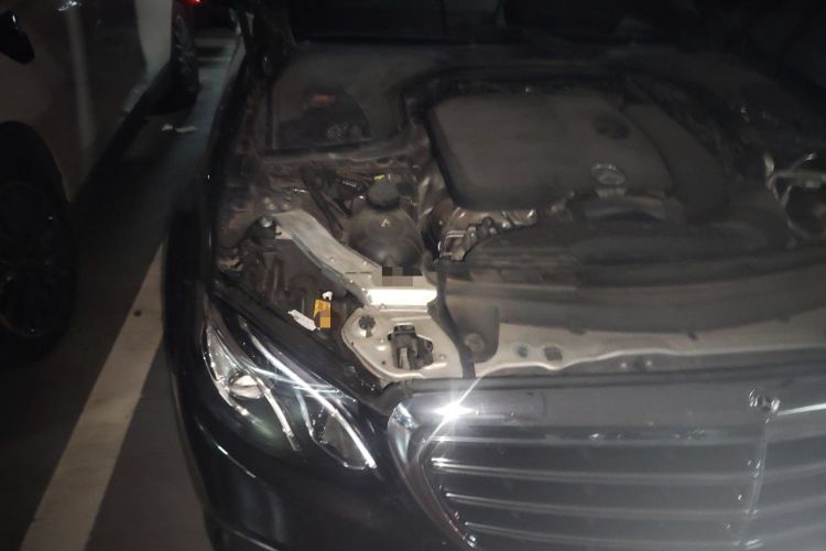 Used Mercedes-Benz E-Class 2020 Facelift E 300 L Stylish Edition Engine Bay Right