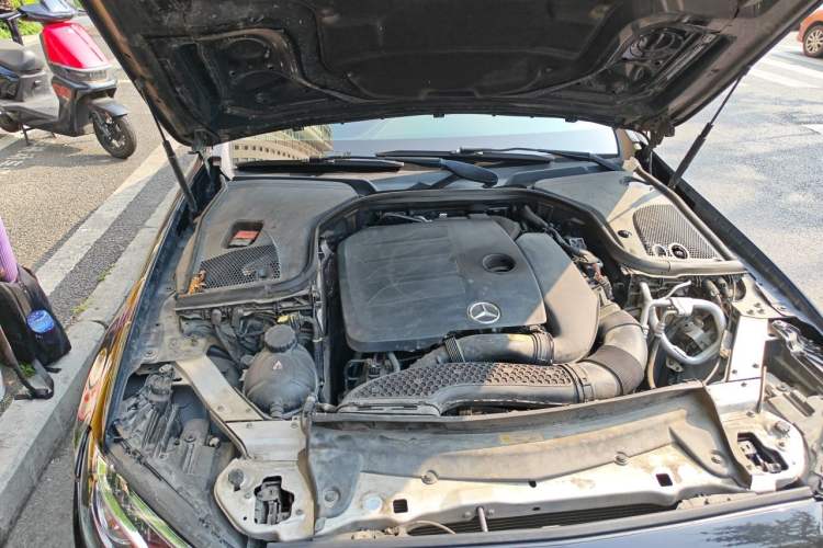 Used Mercedes-Benz E-Class 2020 Restyled E 300 L Sporty and Stylish Edition Engine Bay Right