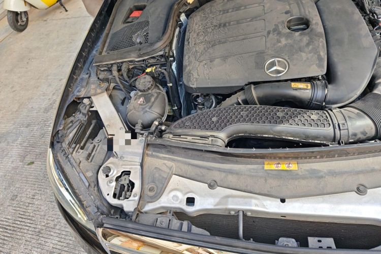Used Mercedes-Benz E-Class 2020 Restyled E 300 L Exclusive Edition Engine Bay Right