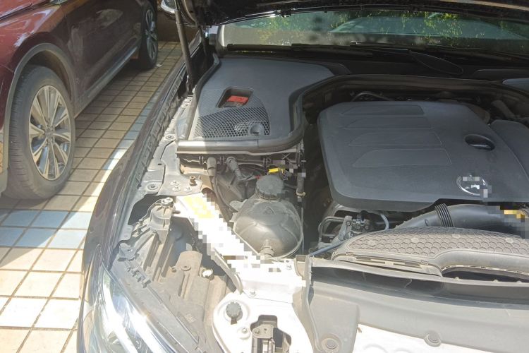 Used Mercedes-Benz E-Class 2020 E 260 L Engine Bay Right