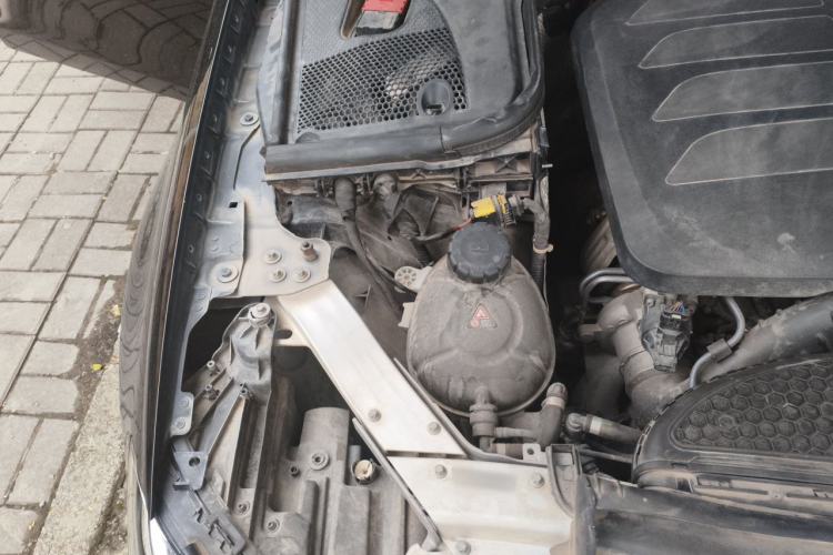 Used Mercedes-Benz E-Class 2020 Restyled E 300 L Exclusive Edition Engine Bay Right