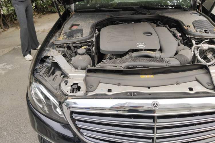 Used Mercedes-Benz E-Class 2020 E 300 L Stylish Model Engine Bay Right