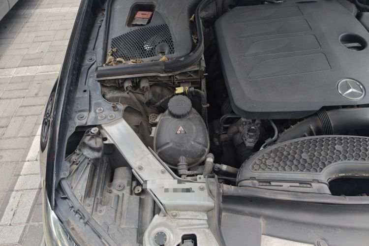 Used Mercedes-Benz E-Class 2020 E 300 L Sport Luxury Edition Engine Bay Right