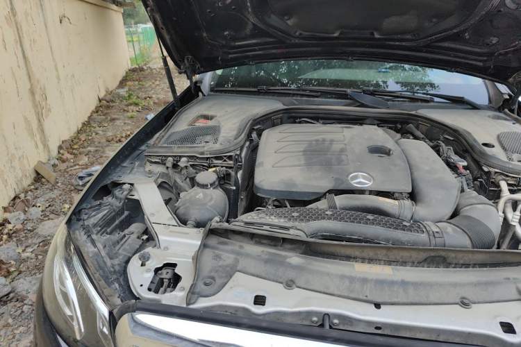 Used Mercedes-Benz E-Class 2020 Restyled E 300 L Exclusive Edition Engine Bay Right