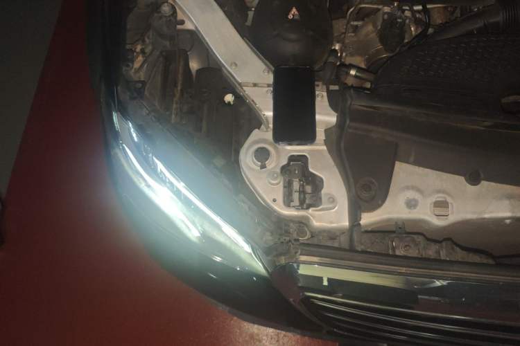 Used Mercedes-Benz E-Class 2020 Restyled E 300 L Exclusive Edition Engine Bay Right