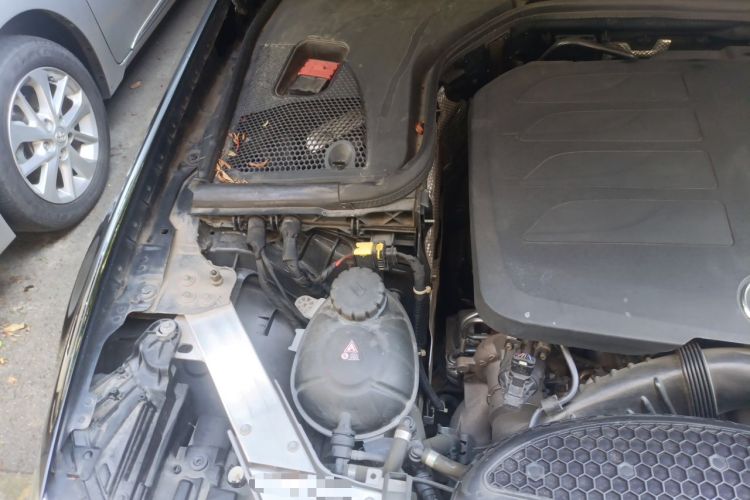 Used Mercedes-Benz E-Class 2020 E 300 L Sport Luxury Edition Engine Bay Right