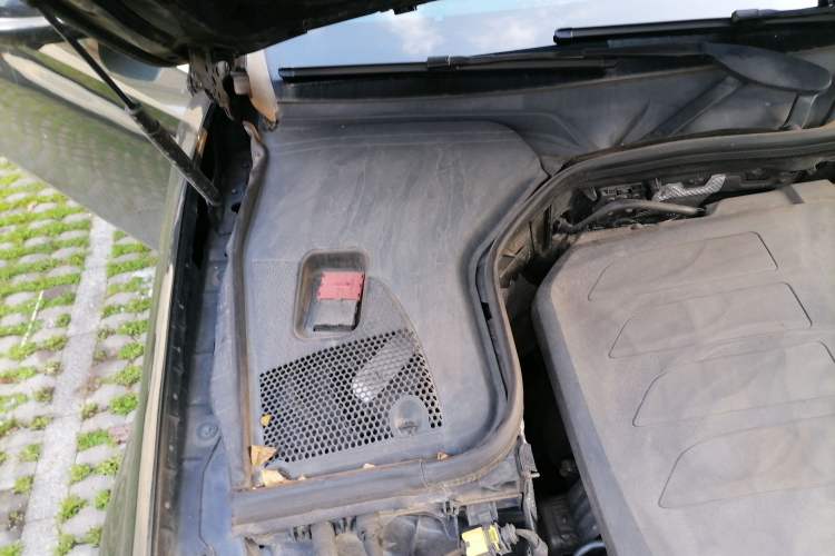 Used Mercedes-Benz E-Class 2020 E 300 L Stylish Model Engine Bay Right
