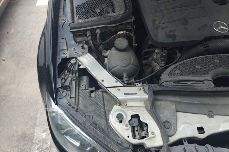 Used Mercedes-Benz E-Class 2020 E 260 L Sport Edition Engine Bay Right