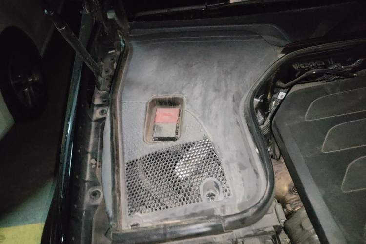 Used Mercedes-Benz E-Class 2020 Restyled E 300 L Exclusive Edition Engine Bay Right