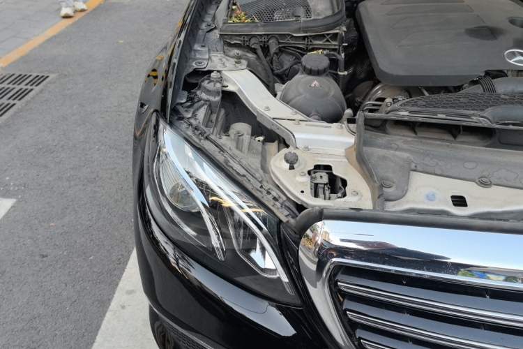 Used Mercedes-Benz E-Class 2020 E 300 L Stylish Model Engine Bay Right