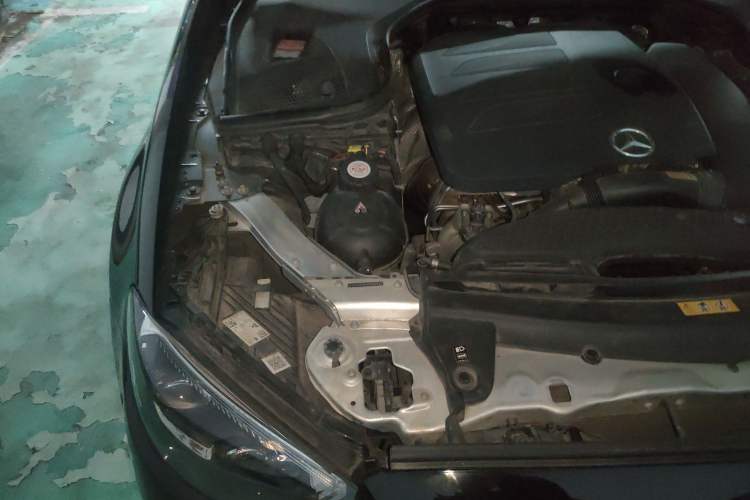 Used Mercedes-Benz E-Class 2020 E 300 Sport Edition Engine Bay Right