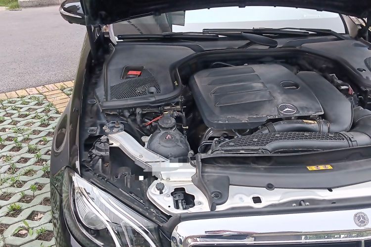 Used Mercedes-Benz E-Class 2020 Restyled E 300 L Exclusive Edition Engine Bay Right