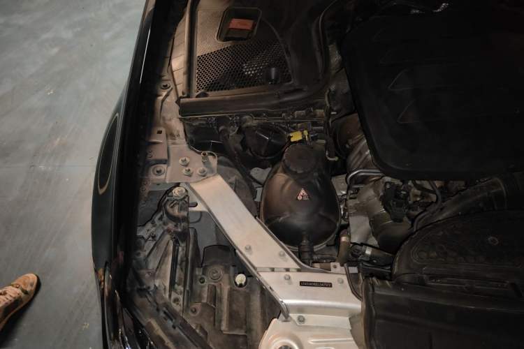 Used Mercedes-Benz E-Class 2020 Facelift E 300 L Stylish Edition Engine Bay Right