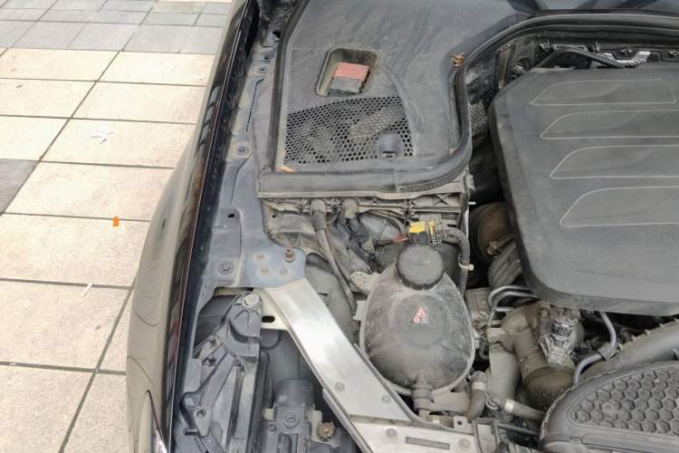 Used Mercedes-Benz E-Class 2020 E 300 L Stylish Model Engine Bay Right