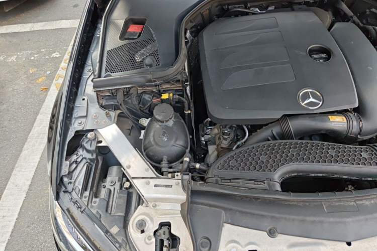 Used Mercedes-Benz E-Class 2020 Restyled E 300 L Sporty and Stylish Edition Engine Bay Right