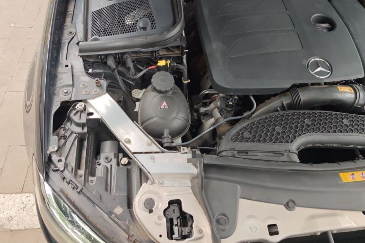 Used Mercedes-Benz E-Class 2020 Facelift E 260 L Engine Bay Right