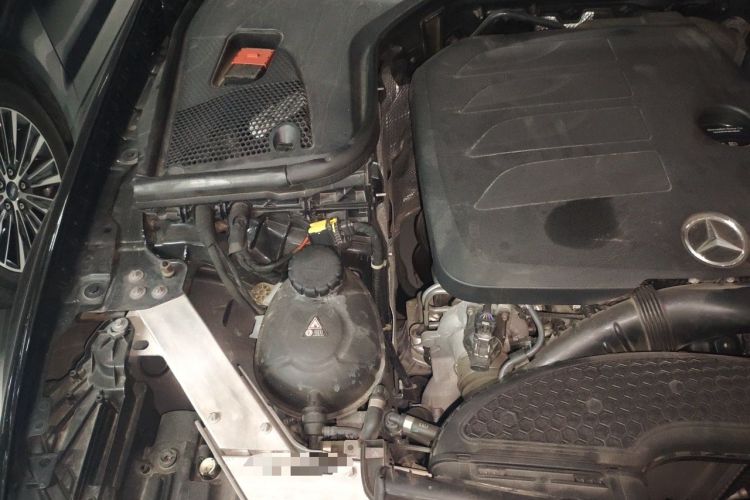 Used Mercedes-Benz E-Class 2020 E 300 L Sporty and Stylish Model Engine Bay Right