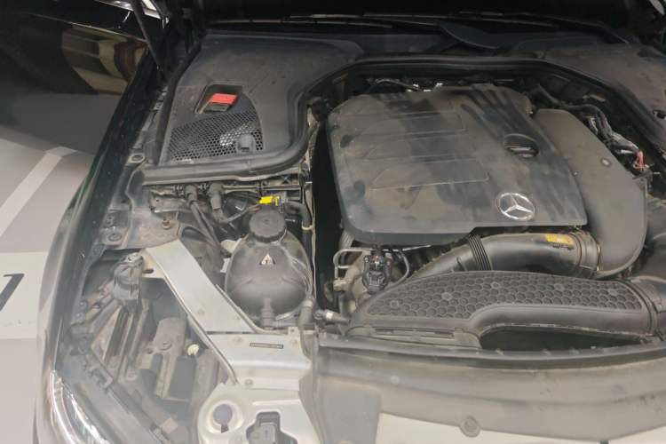 Used Mercedes-Benz E-Class 2020 Restyled E 300 L Exclusive Edition Engine Bay Right