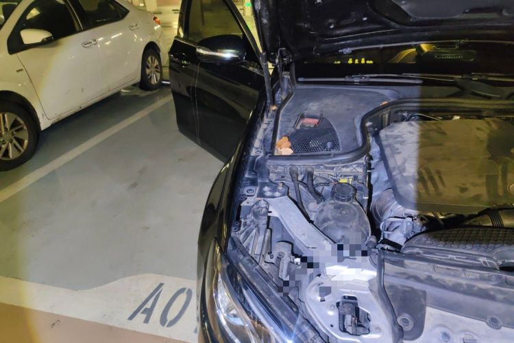 Used Mercedes-Benz E-Class 2020 Restyled E 300 L Sporty and Stylish Edition Engine Bay Right