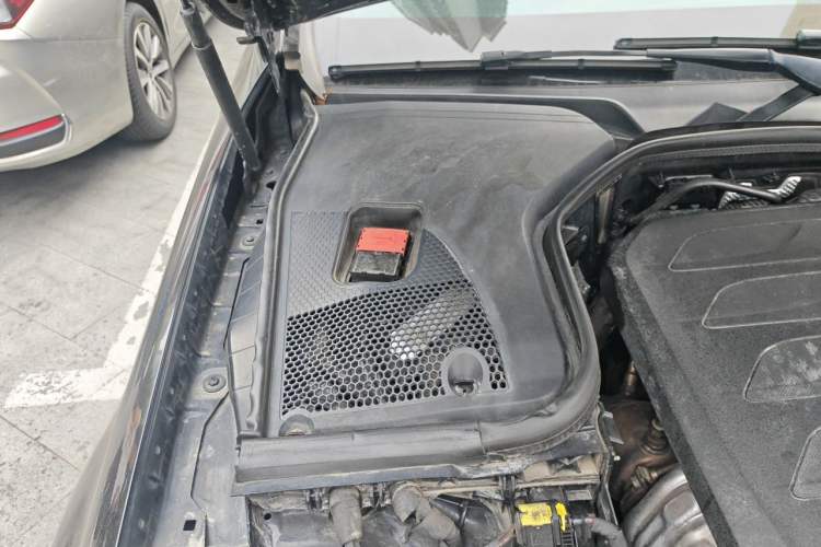 Used Mercedes-Benz E-Class 2020 Restyled E 300 L Exclusive Edition Engine Bay Right