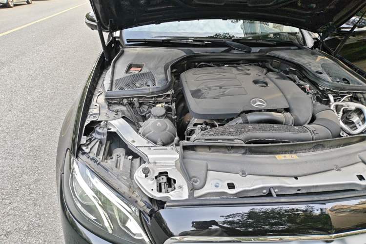Used Mercedes-Benz E-Class 2020 Restyled E 300 L Sporty and Stylish Edition Engine Bay Right