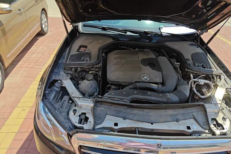 Used Mercedes-Benz E-Class 2020 Facelift E 300 L Stylish Edition Engine Bay Right