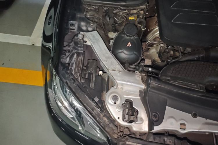 Used Mercedes-Benz E-Class 2020 Facelift E 300 L Stylish Edition Engine Bay Right