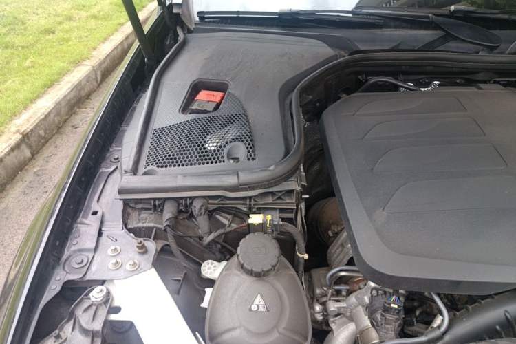 Used Mercedes-Benz E-Class 2020 Facelift E 260 L Engine Bay Right