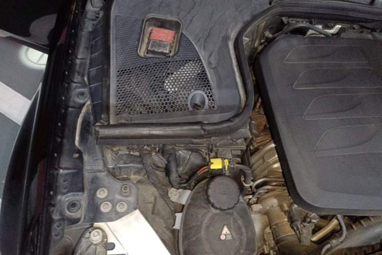 Used Mercedes-Benz E-Class 2020 Restyled E 300 L Exclusive Edition Engine Bay Right
