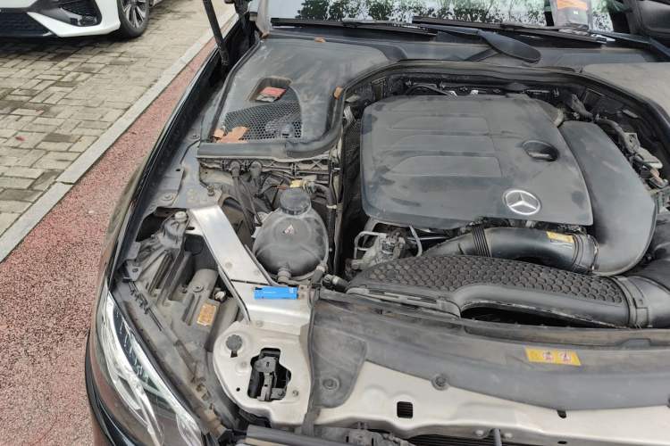Used Mercedes-Benz E-Class 2020 Restyled E 300 L Sport Exclusive Edition Engine Bay Right