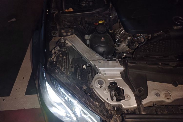 Used Mercedes-Benz E-Class 2020 Restyled E 300 L Sport Exclusive Edition Engine Bay Right