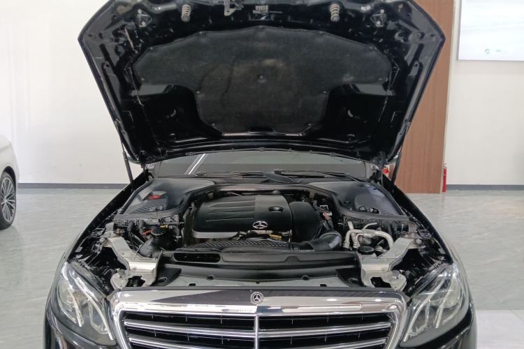 Used Mercedes-Benz E-Class 2020 E 260 L Engine Bay