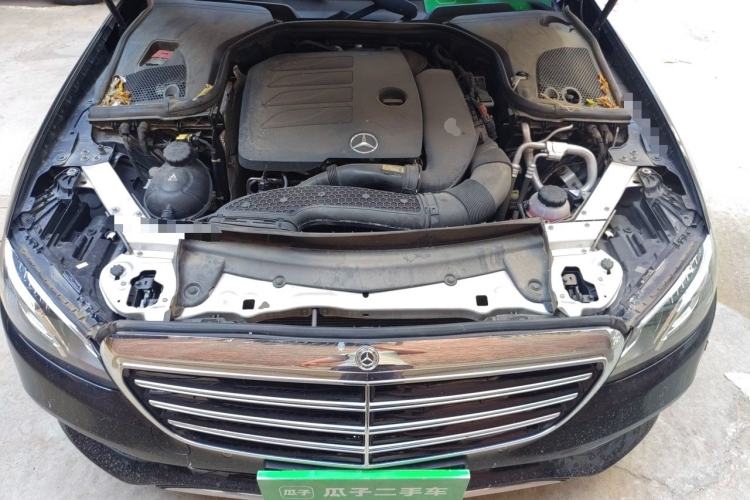 Used Mercedes-Benz E-Class 2020 E 260 L Engine Bay