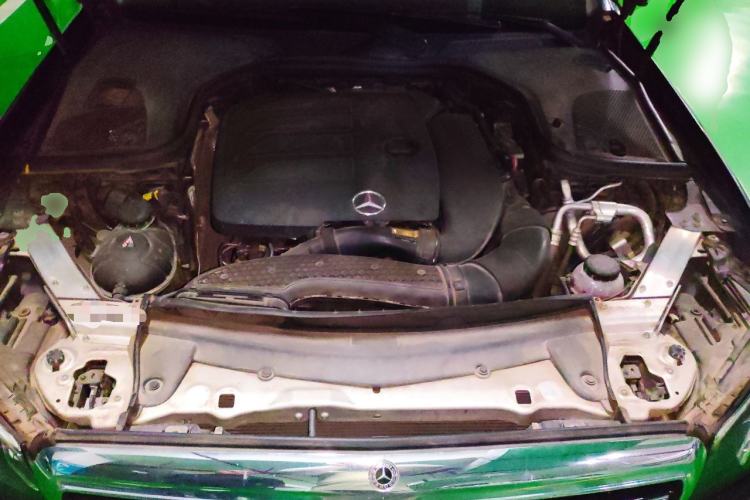 Used Mercedes-Benz E-Class 2020 E 260 L Engine Bay