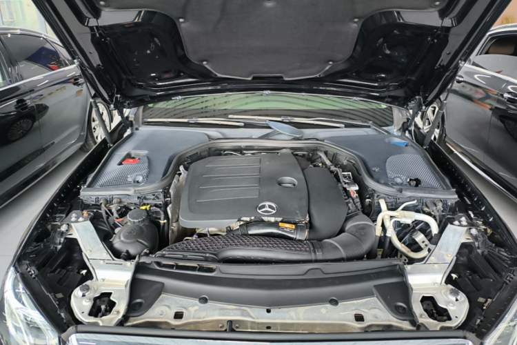 Used Mercedes-Benz E-Class 2020 E 300 L Luxury Model Engine Bay