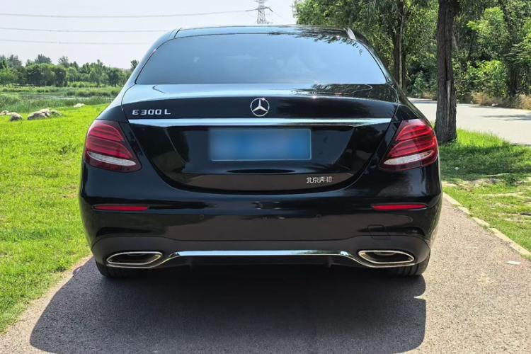 Used Mercedes-Benz E-Class 2020 Facelift E 260 L Exterior 1