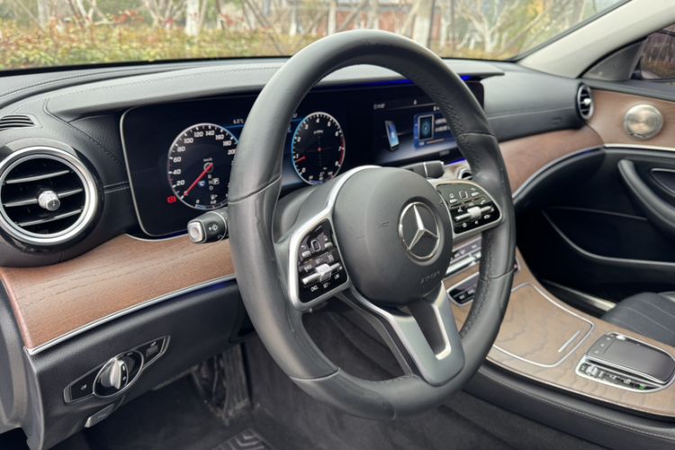 Used Mercedes-Benz E-Class 2020 E 260 L Exterior 1