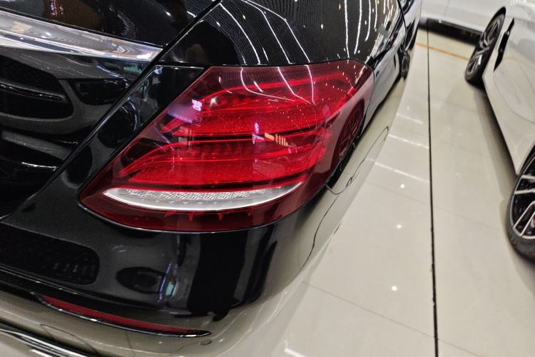 Used Mercedes-Benz E-Class 2020 Facelift E 260 L Exterior 1