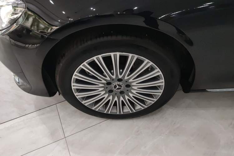 Used Mercedes-Benz E-Class 2020 Facelift E 300 L Stylish Edition Exterior 1