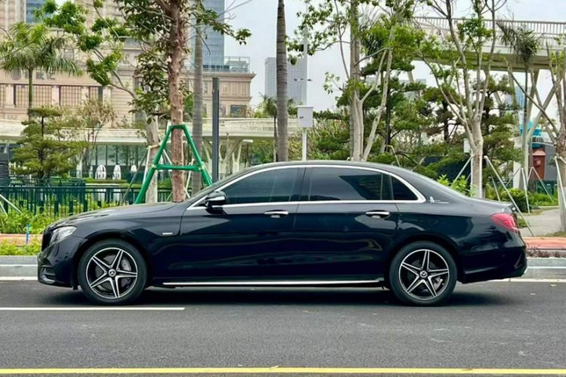 Used Mercedes-Benz E-Class 2020 Restyled E 300 L Sport Exclusive Edition Exterior 1